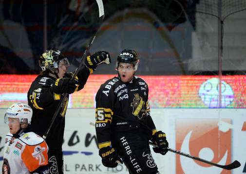 AIKs Derek Joslin jublar