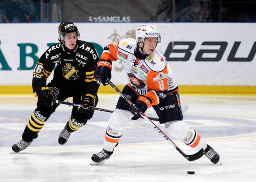 AIKs Mattias Janmark-Nylén och Växjös Ville Varakas