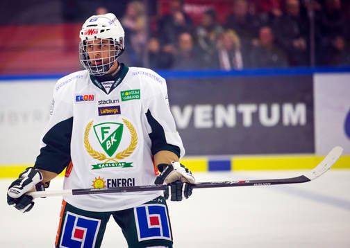 Färjestads Oliver Kylington i SHL mellan Örebro och