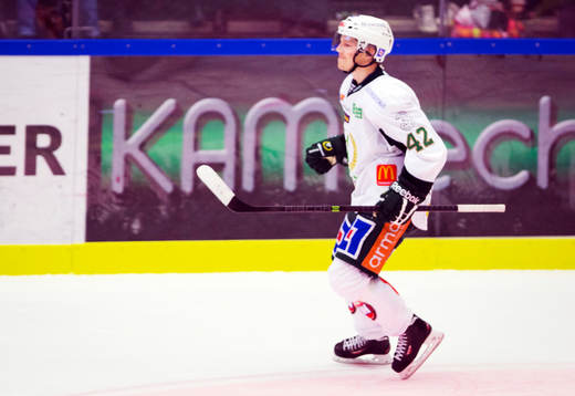 Färjestads Joakim Hillding sätter