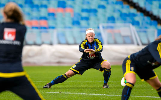 Sveriges Sara Thunebro värmer upp