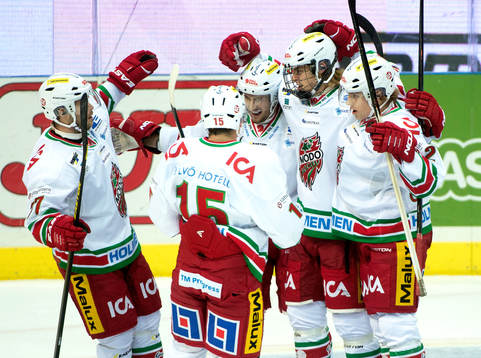 Modos Adrian Kempe gör 0-1 och Modo jublar