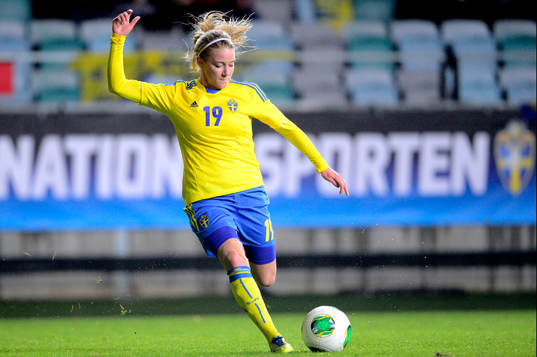 Sveriges Jenny Hjohlman skjuter in 5-0 uunder