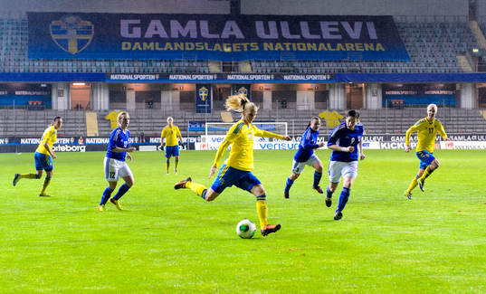 Sveriges Sofia Jakobsson laddar för skott på Gamla Ullevi
