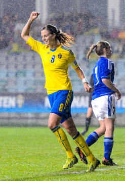Sveriges Lotta Schelin firar