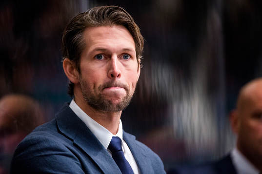 Färjestads Rickard Wallin med i spelarbåset