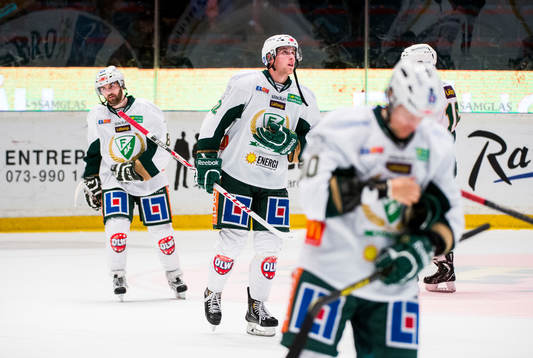 Färjestads Jack Connolly och Per Åslund deppar på