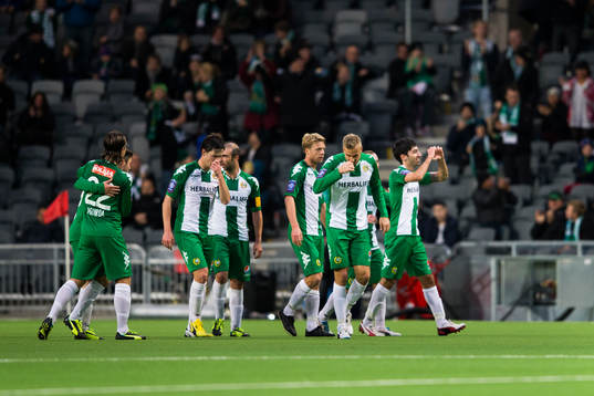 Hammarbys Nahir Besara jublar