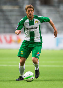 Hammarbys Mikael Rynell med boll