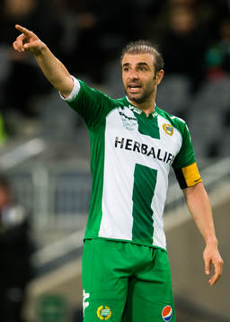 Hammarbys Kennedy Bakircioglu pekar