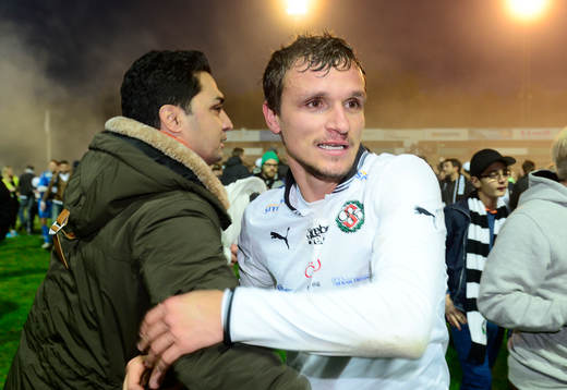 Örebros Shpetim Hasani jublar åt platsen i Allsvenskan