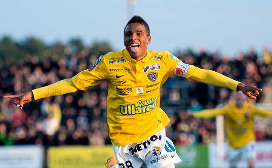 Falkenbergs Niclas Eliasson jublar