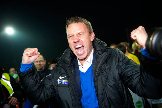 Falkenbergs tränare Hans Eklund jublar