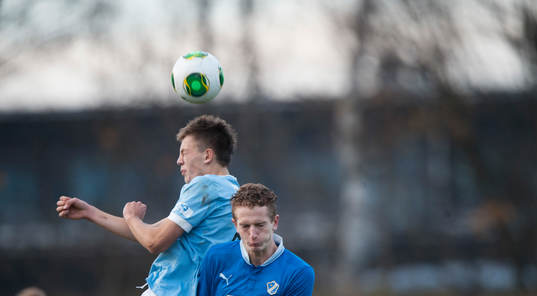 Nickduell i SM-finalen för 17-åringar mellan Halmstad och