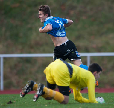 Halmstads Jacob Ling-Vannerus har gjort 2-1 och jublar i