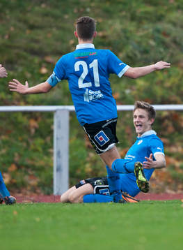 Halmstads Jacob Ling-Vannerus har gjort 2-1 och jublar och