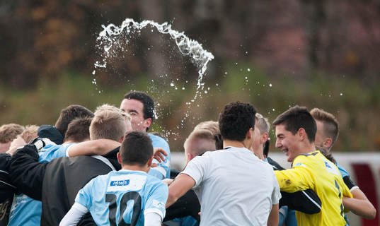 Malmö firar SM-guldet med skumpa i SM-finalen för