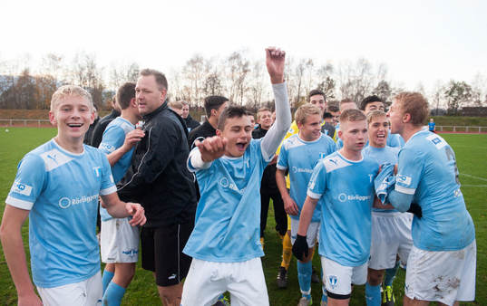 Malmö firar SM-guldet i SM-finalen för 17-åringar mellan