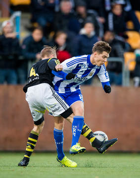 AIKs Philip Olofsson och Göteborgs Karl Bohm