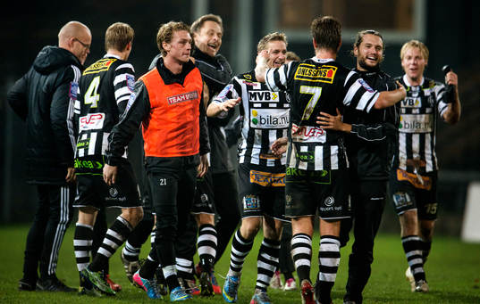 Landskrona BOIS jublar när kontraktet är säkrat