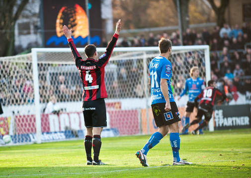 Brommpajkarnas Mauricio Albornoz jublar