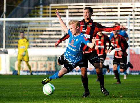 Halmstads Andreas Landgren och Brommpajkarnas Mauricio