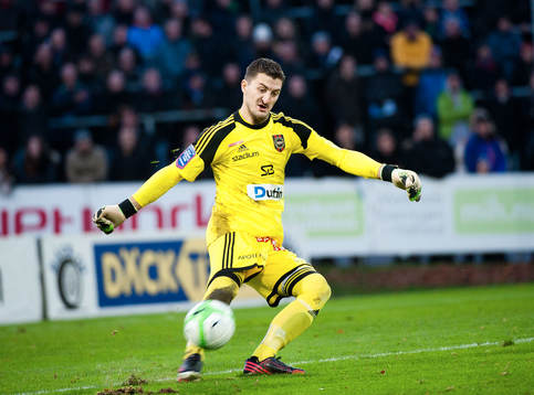 Brommapojkarnas målvakt Ivo Vazgec