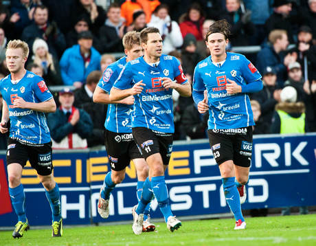 Halmstads Stefan Selakovic med sina lagkompisar
