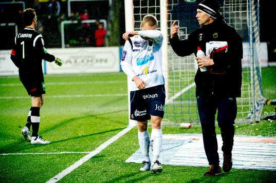 Gefles Pär Asp  spelar sin sista match med Gefles och får