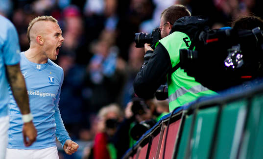 Malmös  Magnus Eriksson jublar
