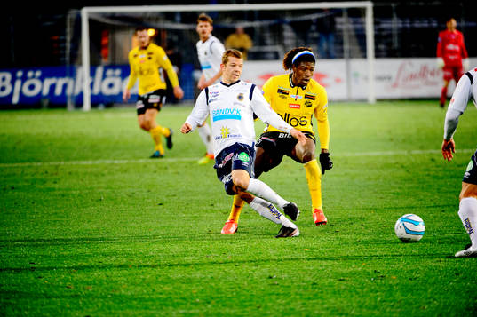 Gefles Jonas Lantto och Elfsborgs Mohamed Bangura i