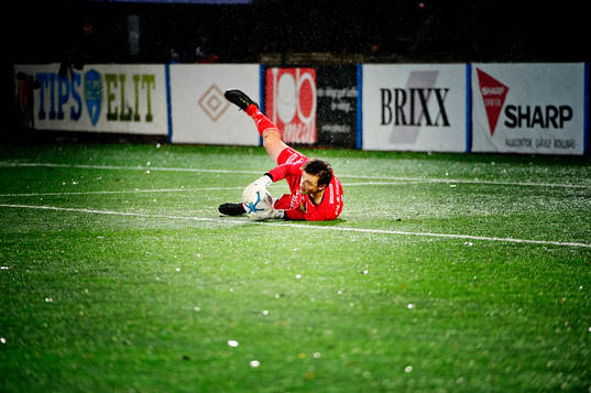 Elfsborgs målvakt Kevin Stuhr-Ellegaard i andra halvlek