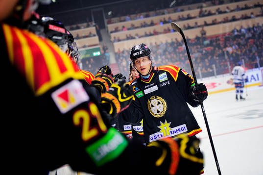 Jubel av Brynäs Jonas Nordqvist  i första perioden