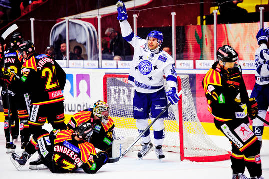 under en ishockeymatch mellan Brynäs och Leksand
