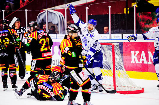under en ishockeymatch mellan Brynäs och Leksand