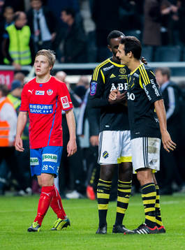 Jere Uronen deppar medans Henok Goitom och Celso Borges
