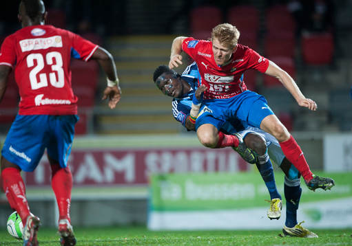 Östers Josef Elvby tas hårt av Djurgårdens Daniel