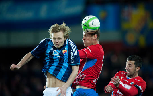 Östers Mario Vasilj och Djurgårdens Tim Söderström i