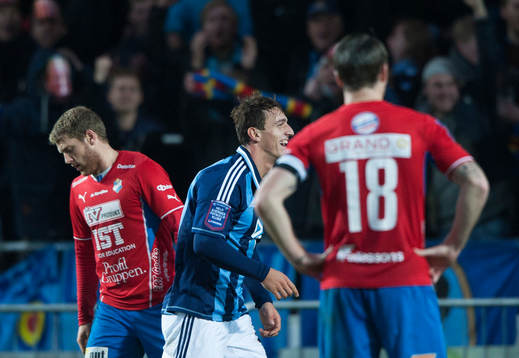 Djurgårdens Erton Fejzullahu kvitterar till 1-1 och jublar