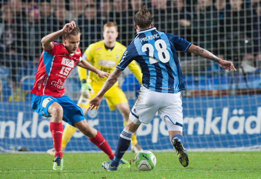 Djurgårdens Aleksandar Prijovic utmanar Östers Månz