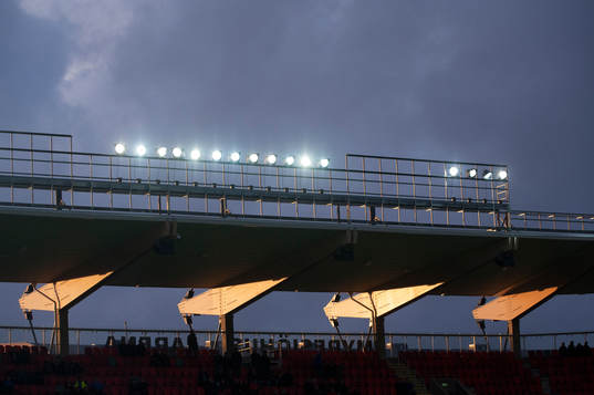 Myresjö arena i kvällssol i