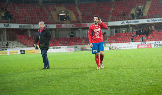 Östers målskytt Pablo Pinones Arce och sportchef Peter