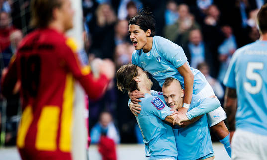 Malmös Markus Halsti har gjort 3-0 och Miiko Albornoz och