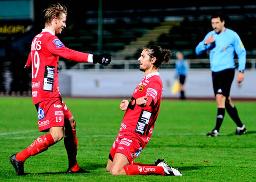 Elfsborgs Victor Rotting (th) firar med Simon Hedlund