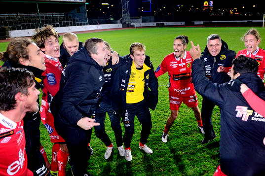 Elfsborg firar segern i fotbollsmatchen och sm-finalen för