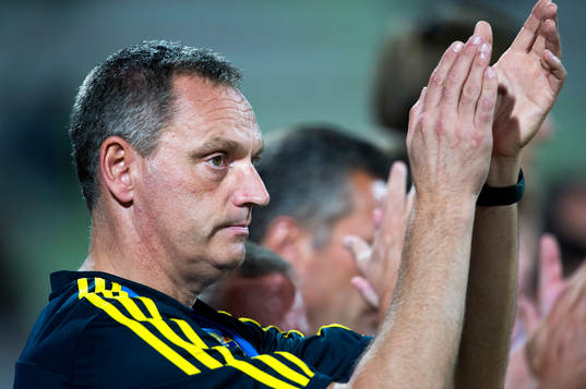 Sveriges förbundskapten Roland Larsson innan semifinalen i