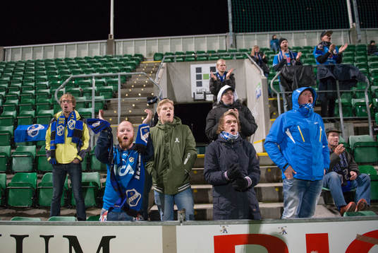 Halmstads supportrarna jublar