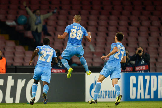 Esultanza Gol Gokhan Inler Napoli con Dries Mertens , goal