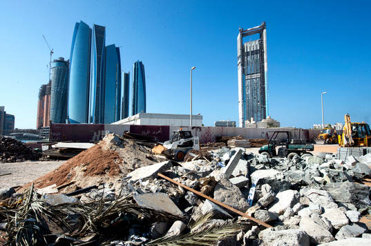 Det byggs väldigt mycket i Abu Dhabi till skillnad från