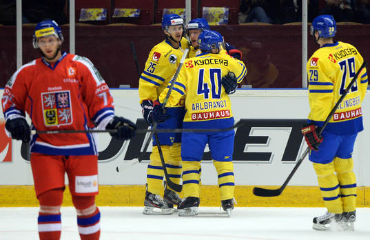 Sveriges Simon Hjalmarsson jublar